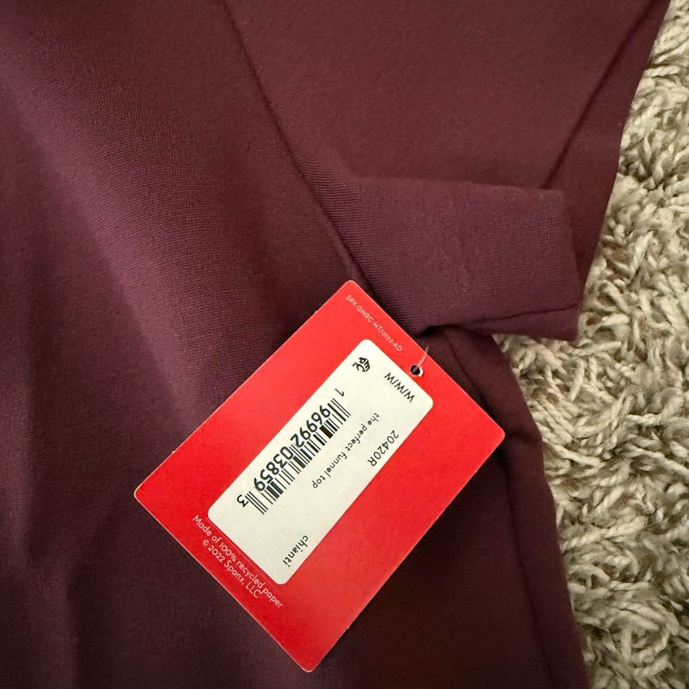 NWT! SPANX The Perfect Short Sleeve Crew Neck Top - Picture 8 of 8